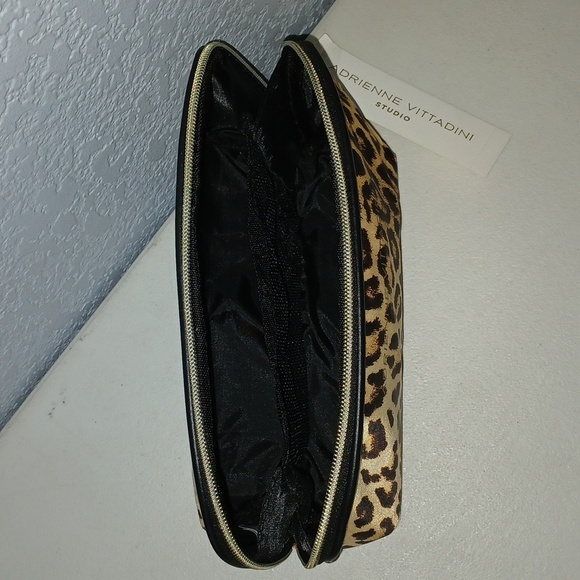 Adrienne Vittadini Makeup Bag 🆕️ Leopard Makeup Bag Leopard Pouch New with Tags - Picture 9 of 10